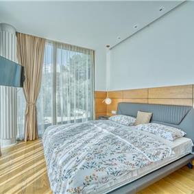 6 bedroom villa with pool and roof terrace, Sveti Stefan, sleeps 12